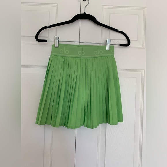 ALO Yoga Lime Green Mini Skirt - Picture 11 of 12